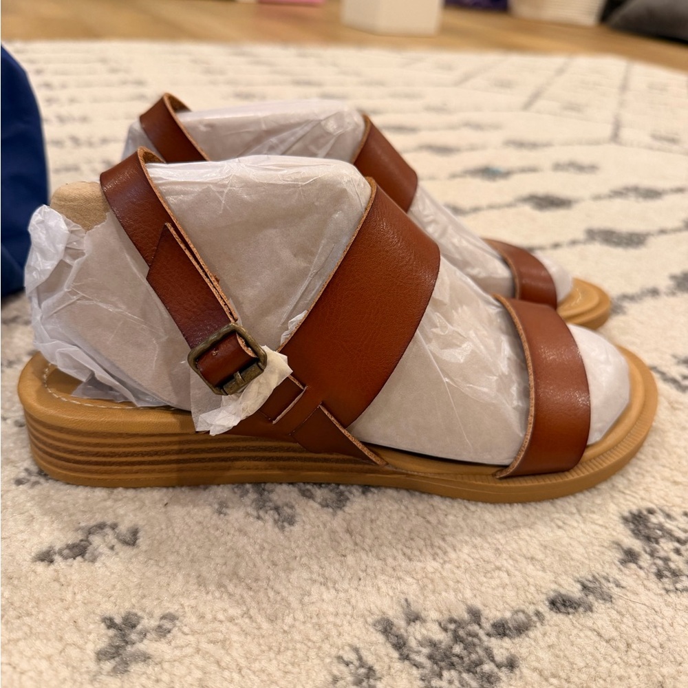 Blowfish Tan Leather Sandals